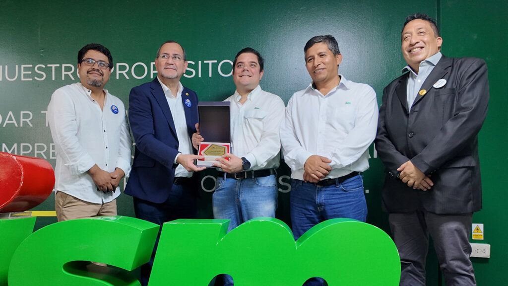 Visita diplomática a la planta de ISM en Huaura: El Salvador destaca el modelo de sostenibilidad y expansión de la multinacional peruana